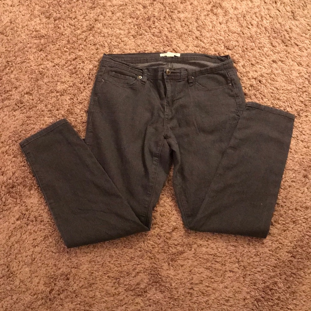 Gray skinny ankle jeans